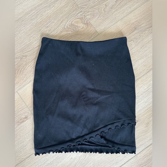 Aritzia Sunday Best Black Asymmetrical Pencil Skirt - Picture 1 of 3